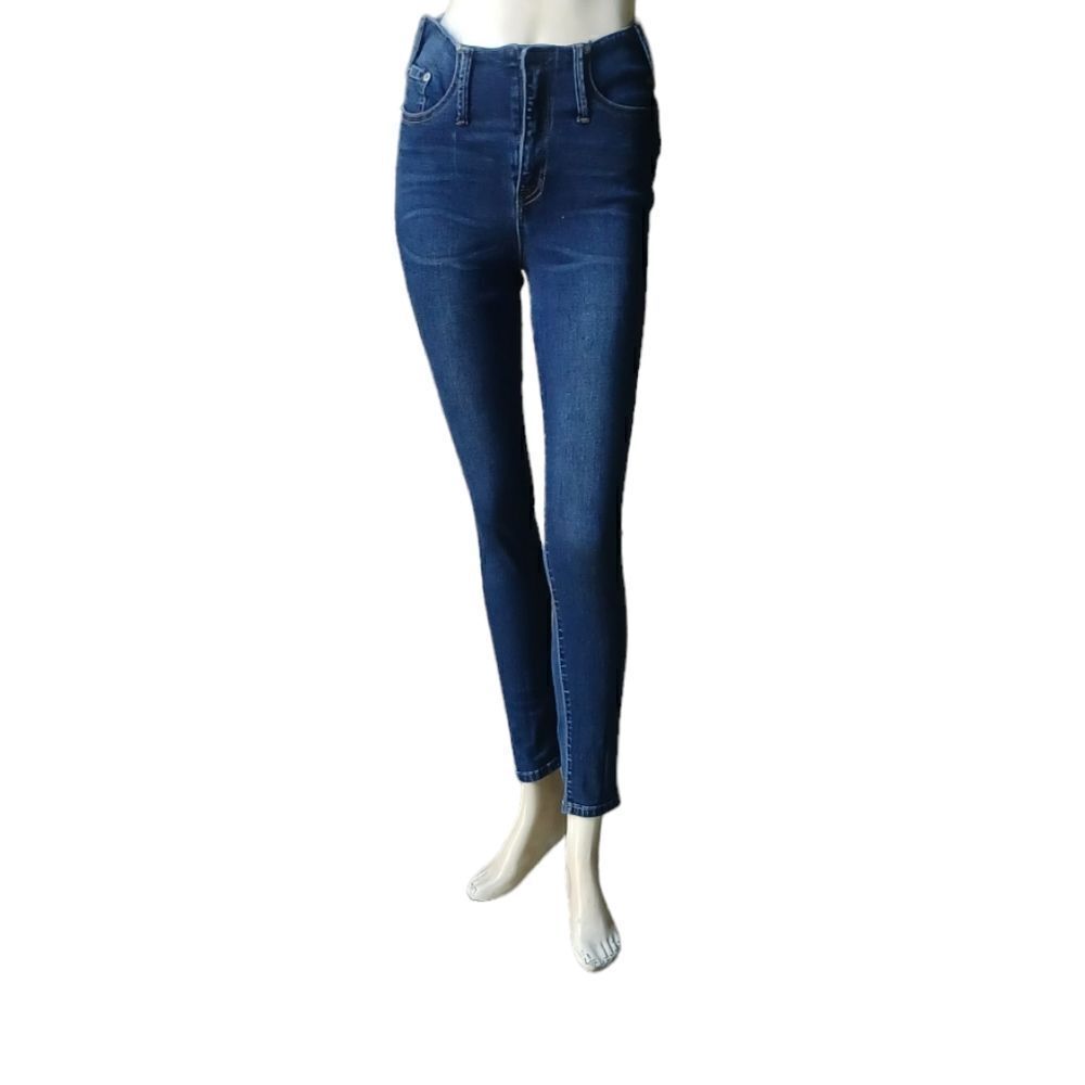 700174......Boom Boom Skinny Jeans Size 7/28, W24"  27"Inseam 9"Rise